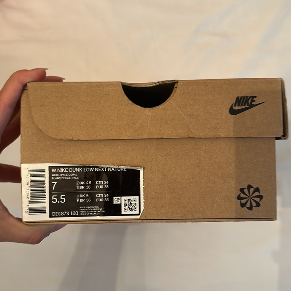 2021 women’s dunk Low Next Nature 'Pale Coral' - Picture 2 of 9
